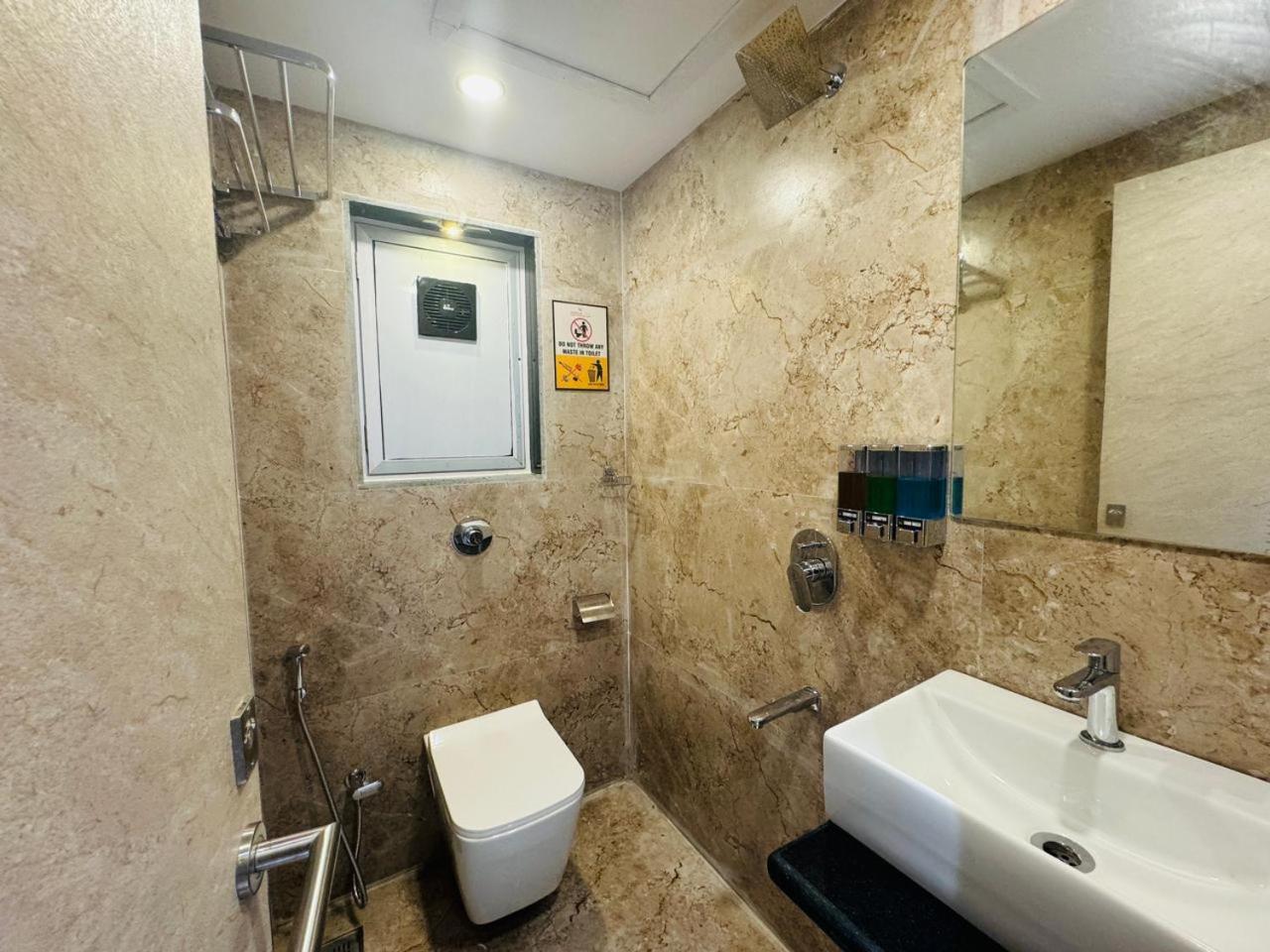 Hotel Windsor Castle 孟买 外观 照片
